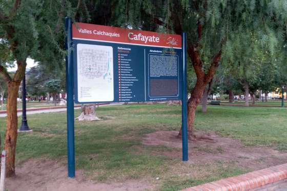 Se renueva la cartelería turística de la Ruta del Vino en los Valles Calchaquíes