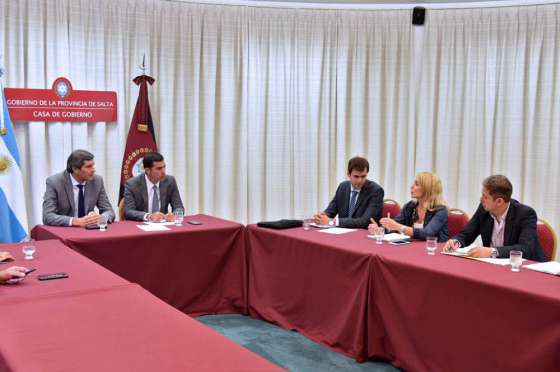 El Gabinete Económico analizó la situación del ingenio San Isidro