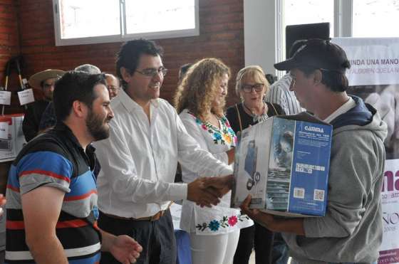 Emprendedores de Rosario de la Frontera y El Tala recibieron herramientas de trabajo