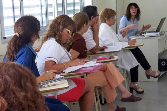 Unifican criterios para la asistencia de adolescentes en hospitales públicos
