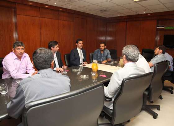 El Gobierno acompaña en el Ministerio de Trabajo de Nación a los trabajadores del ingenio San Isidro