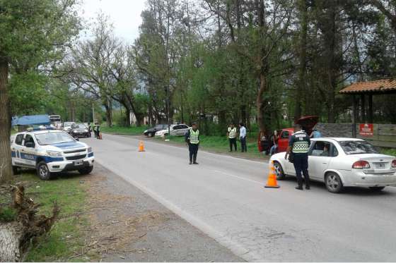 Intensos controles viales en Orán y Angastaco