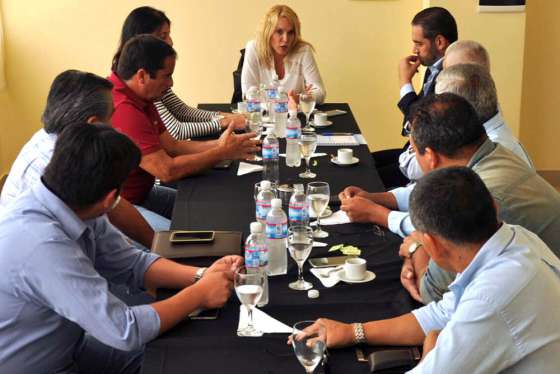La ministra Bibini se reunió con referentes gremiales de la provincia