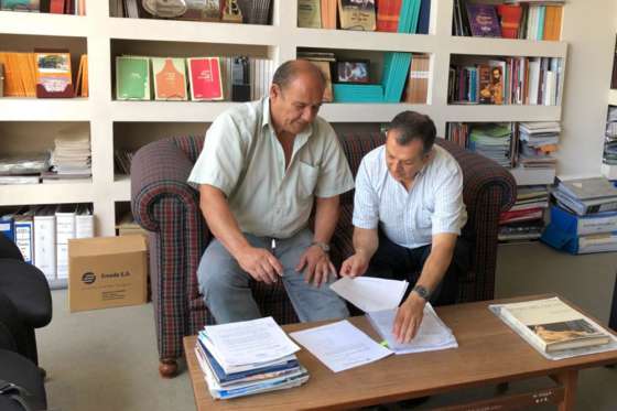 Reconocimiento al mérito artístico al escritor Héctor Antonio Paz