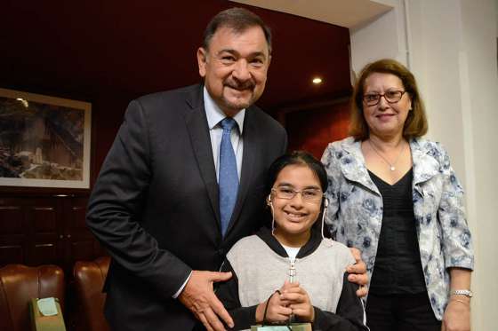 El Vicegobernador entregó a niños de Metán y Capital sus primeros anteojos terapéuticos