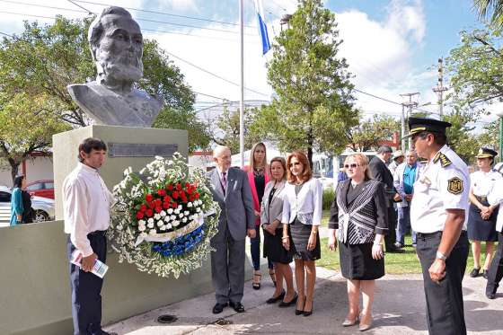 El titular de Relaciones Internacionales asistió al homenaje a los héroes del Paraguay