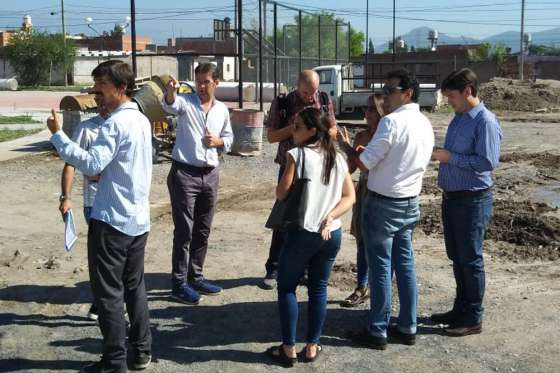 Funcionarios nacionales, provinciales y municipales recorren las obras del Plan Salta Hábitat en la zona sudeste de la ciudad