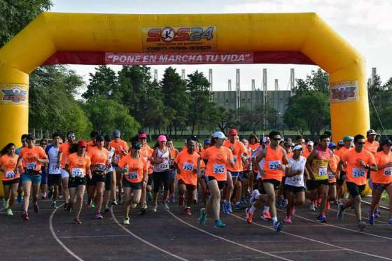 Más de  200 atletas participaron en la  Maratón por la Mujer