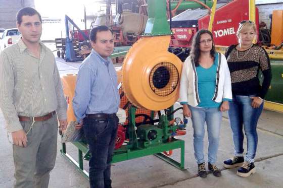 Entregaron equipamiento para el control de la plaga de Langosta Sudamericana