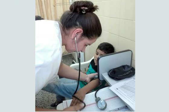 El hospital de El Tala cuenta con un consultorio móvil especializado en salud de niños y adolescentes