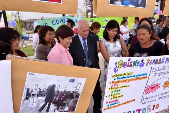 Reconocimiento para mujeres que lideran redes comunitarias
