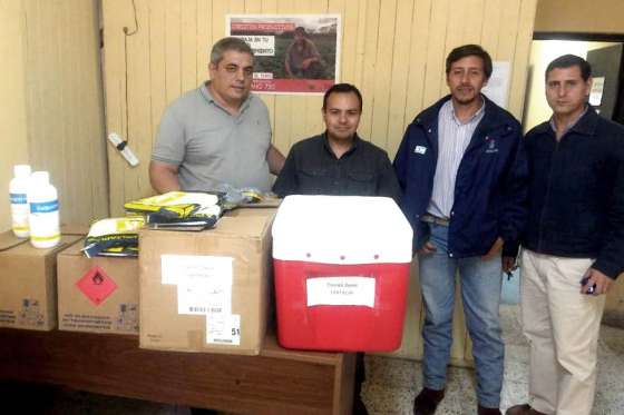 La Provincia entregó equipos para el control de la plaga de langostas en Tartagal