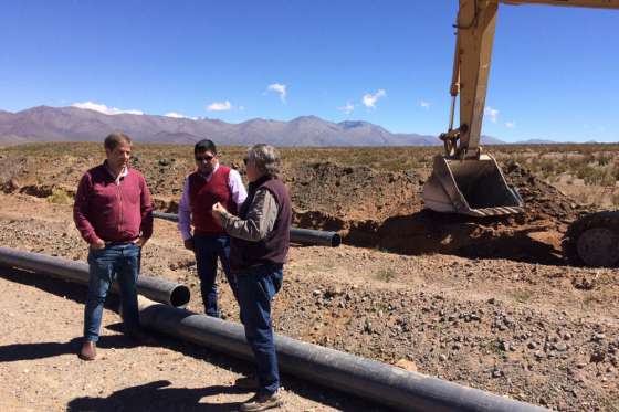 Supervisaron la construcción del acueducto del Acay
