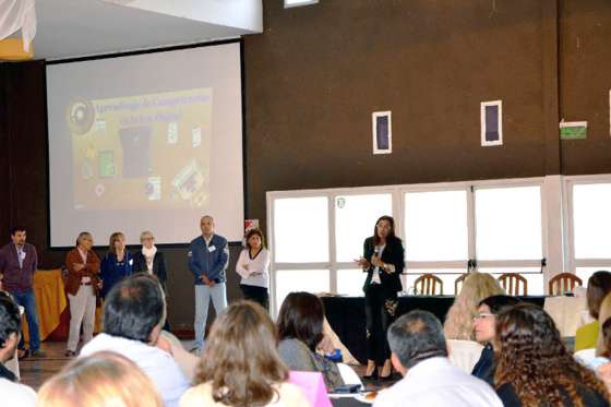 Directivos de 100 escuelas trabajan en la incorporación de nuevas tecnologías en el aula
