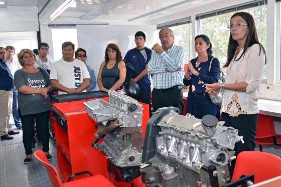 Cursos de formación profesional se dictarán en las Aulas Talleres Móviles ubicadas en barrio Palermo