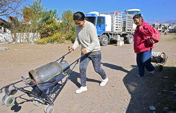 Continúa la distribución de la garrafa social en 40 puntos de la ciudad