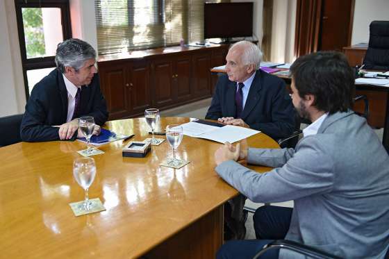 Intercambio institucional y académico del Ministerio de Gobierno y la Universidad Católica