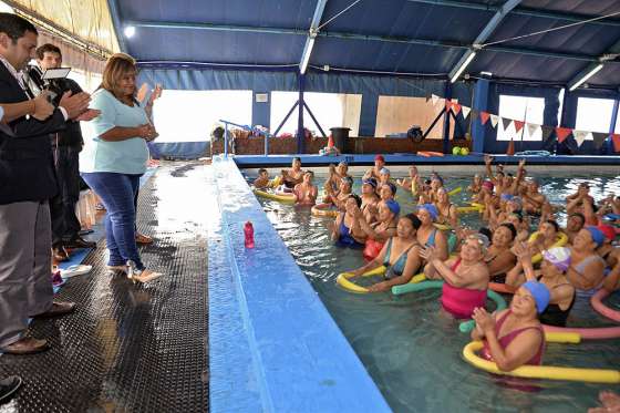 Se puso en marcha el programa Natación y Recreación destinado a los adultos mayores