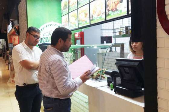 Denuncias de vecinos por comercios sin libros de queja