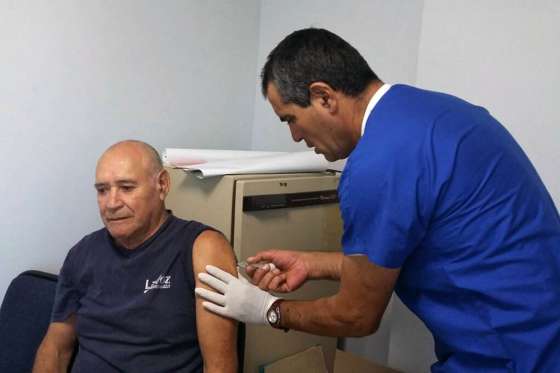 Casi 430 afiliados del IPS se inmunizaron contra la gripe en los tres primeros días de la Vacunación Antigripal