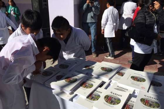 Bibliografía realizada por docentes se distribuye en Cachi y alrededores