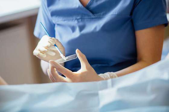 Realizan exámenes de PAP y test de VIH en el barrio El Manjón