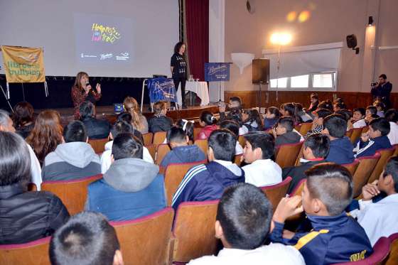 Niños de primaria participaron en un encuentro sobre Ciberbullyng con la especialista María Zysman