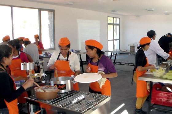 Capacitación gratuita en gastronomía profesional para los pobladores de Tolar Grande