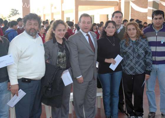 Se entregó material didáctico en Tartagal y asumió el nuevo delegado de Trabajo 