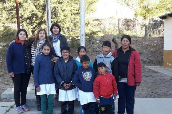 Con gran entusiasmo asisten a clases los niños del paraje Las Mesadas