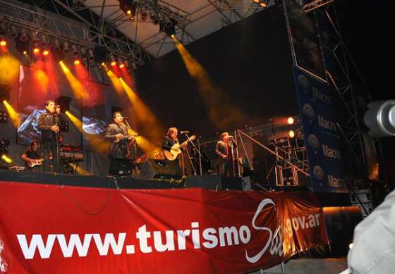 Salta vivió su fiesta folclórica del Bicentenario con Los Nocheros 