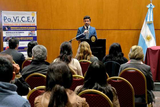 Funcionarios públicos se capacitan en Jornada de concientización vial