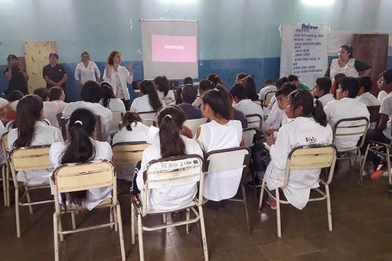Alumnos de diferentes establecimientos educativos de Orán fueron capacitados en el buen uso del 9-1-1