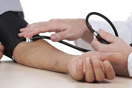 Continúa la campaña de control de la presión arterial en el hospital San Bernardo