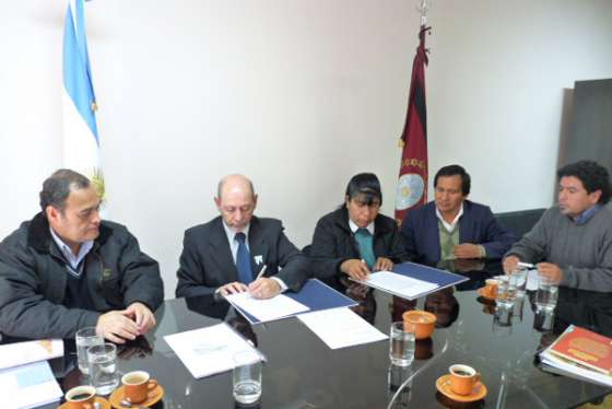 Firman convenios con municipios por el manejo de rellenos sanitarios 