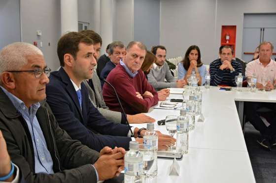 “Salta es una Provincia equilibrada, sin despidos, sin recortes y sin parar la obra pública”