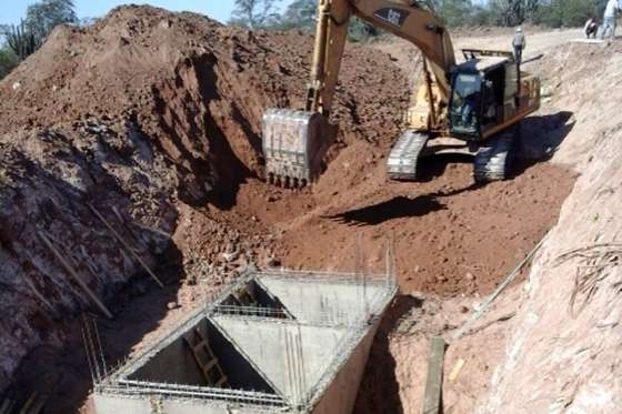 Avanzan las obras de agua y cloaca en Rivadavia Banda Sur