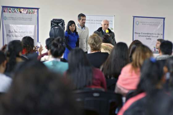 Educación y capacitación para derribar prejuicios por la diversidad sexual
