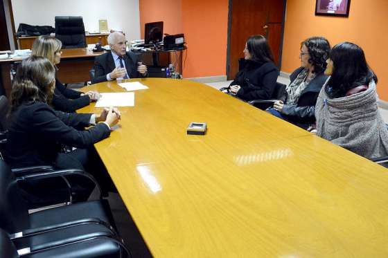 El ministro López Arias recibió a integrantes de Salta por la Paz