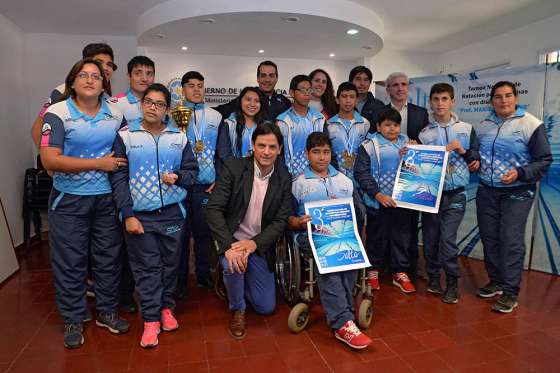 Nadadores salteños con discapacidad fueron distinguidos por sus logros nacionales