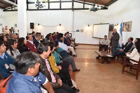 Concejales de 11 municipios se reunirán hoy en Angastaco en un foro regional