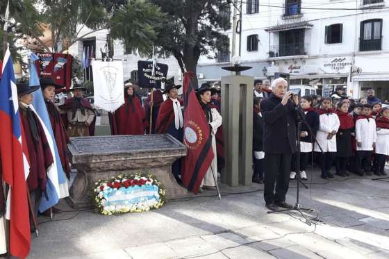 Estudiantes primarios y fortines recordaron a Güemes
