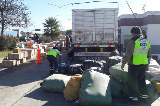 En las últimas tres semanas Rentas incautó más de 400 bultos de mercadería