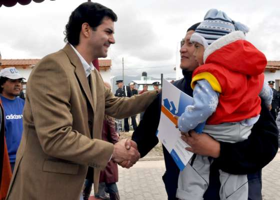 El gobernador Urtubey entregó 72 viviendas en el barrio Finca Valdivia
