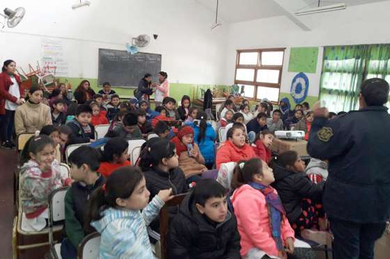 Seguridad capacitó a más de dos mil estudiantes sobre el uso de redes sociales en Orán
