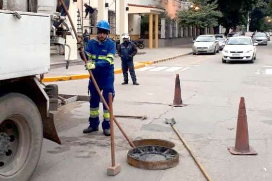 Trabajos preventivos en el sistema cloacal de Tartagal