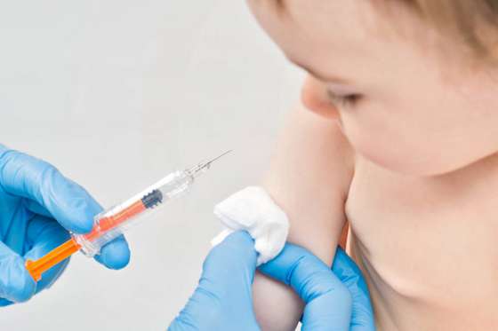 Las vacunas para prevenir la meningitis están disponibles en todos los servicios públicos de salud