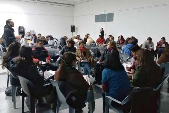 Fortalecen acciones sobre consumos problemáticos de sustanciasen en ámbitos educativos