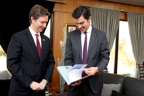 Urtubey se reunió con el Embajador de Canadá en Argentina