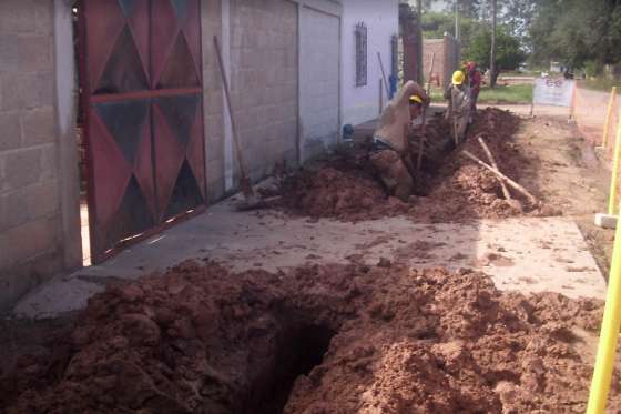 Construyen red de gas en el barrio 9 de Julio de Pichanal